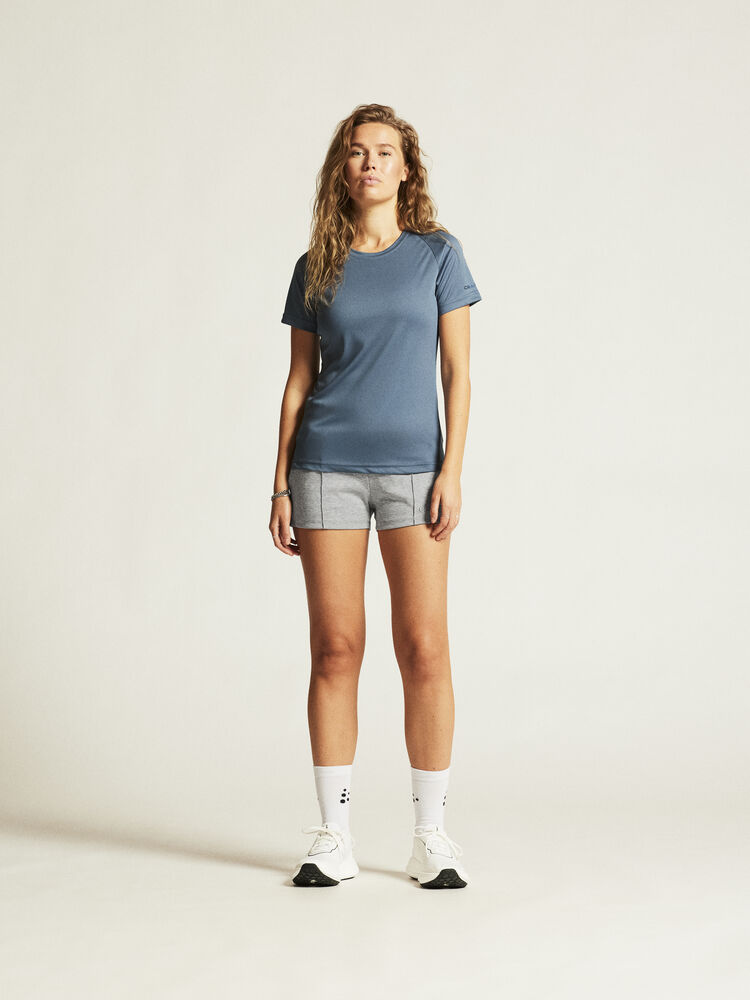 1909879-376000_CORE20Unify20Training20Tee20W_closeup2