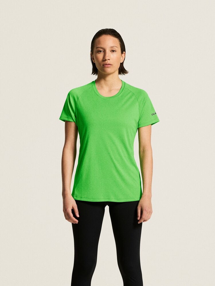 1909879-606000_Core20Unify20Training20Tee20W_closeup5
