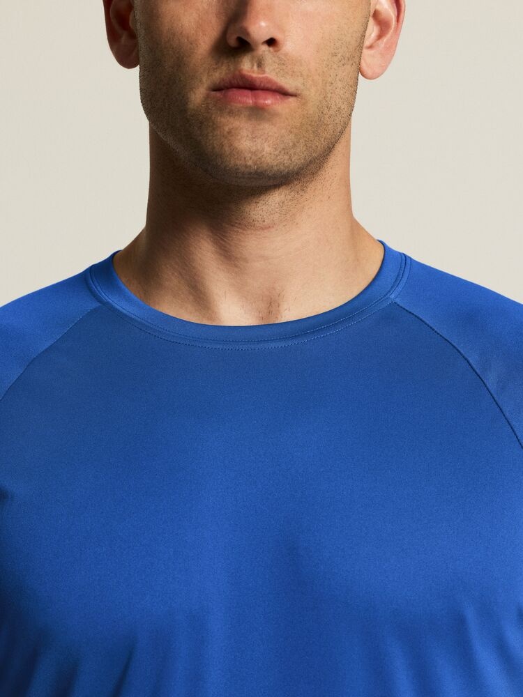 1909878-346000_Core20Unify20Training20Tee20M_closeup7