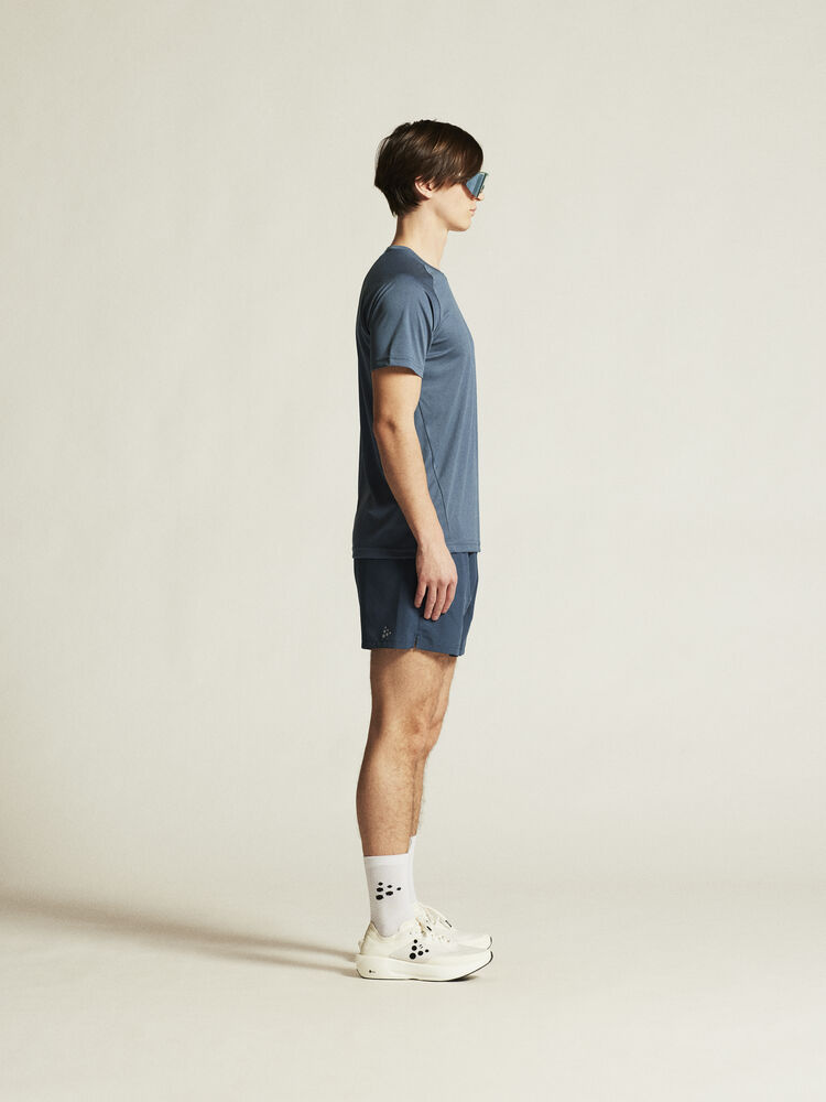 1909878-376000_Core20Unify20Training20Tee20M_closeup2