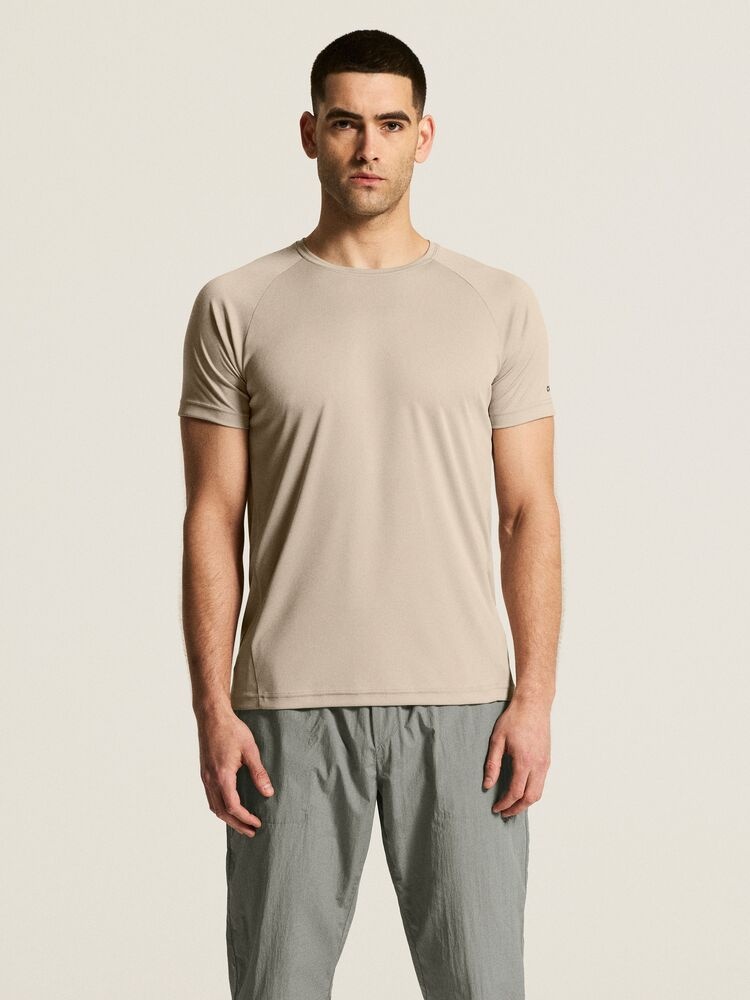 1909878-6080_Core20Unify20Training2020Tee20M_closeup5