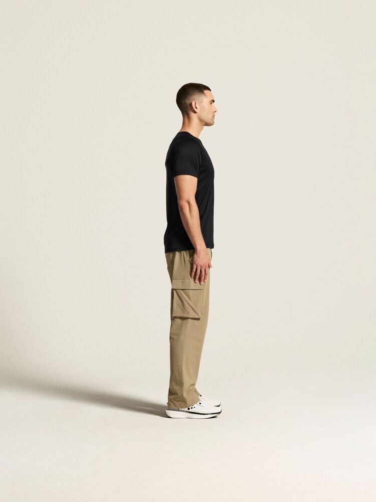1909878-999000_Core20Unify20Training20Tee20M_closeup2-1
