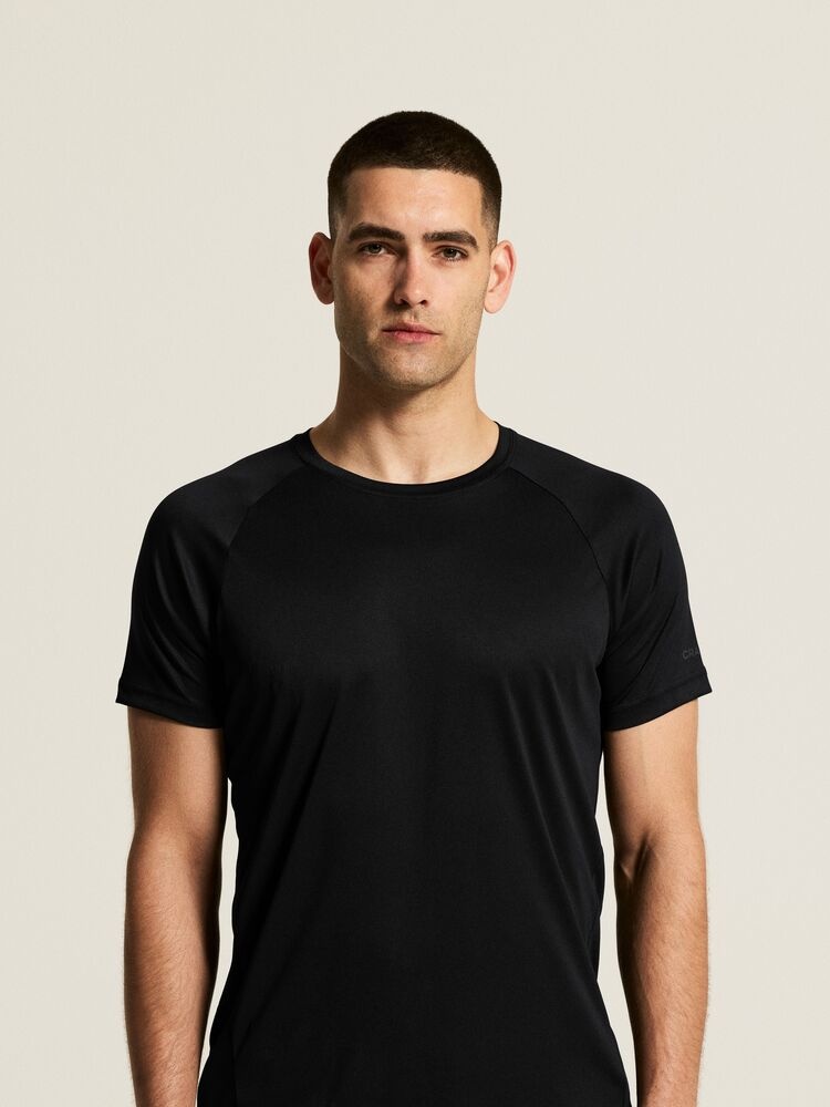 1909878-999000_Core20Unify20Training20Tee20M_closeup6