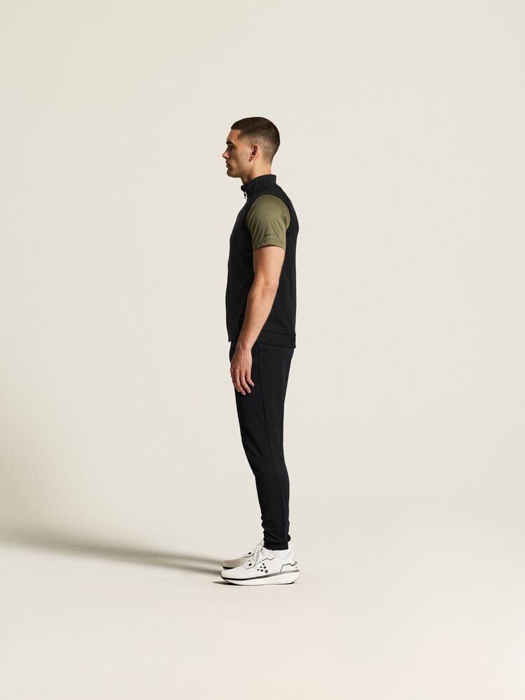 1912161-999000_ADV20Unify20Vest20M_closeup4