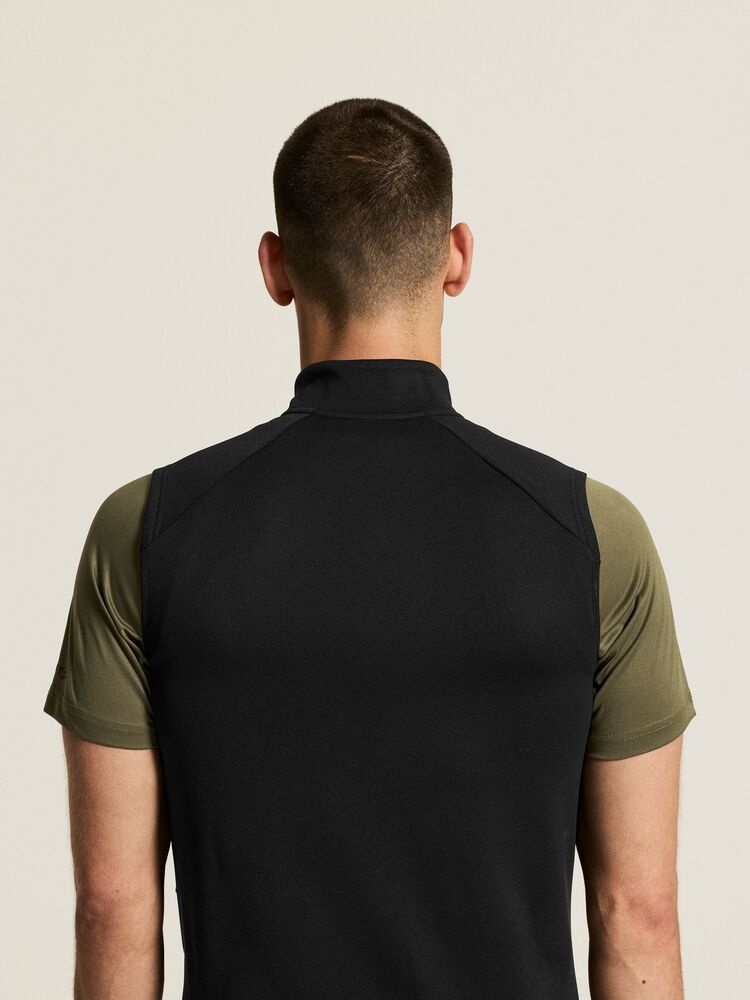 1912161-999000_ADV20Unify20Vest20M_closeup9