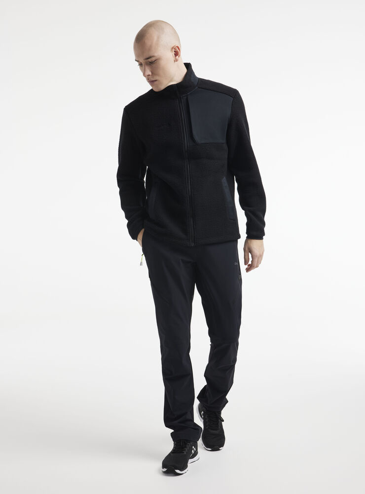 1912220-999000_ADV20Explore20Pile20Fleece20jacket20M_Closeup6