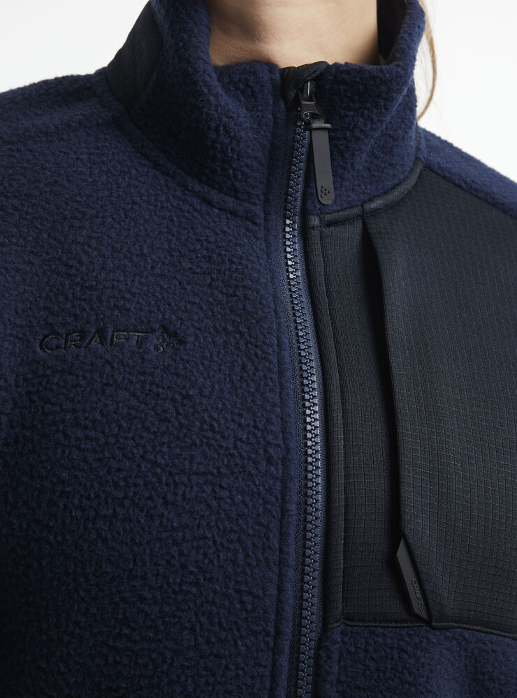 1912221-396999_ADV20Explore20Pile20Fleece20jacket20W_Closeup3