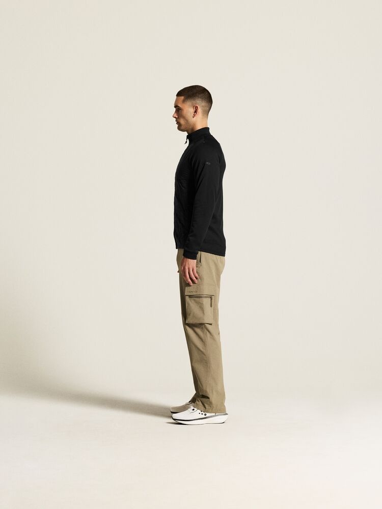 1912224-999000_ADV20Unify20Hybrid20Jacket20M_closeup4-1
