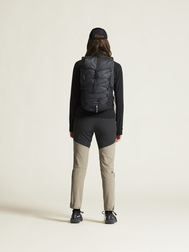 1913803-237000_PRO20Explore20Hiking20Pants20W_closeup3