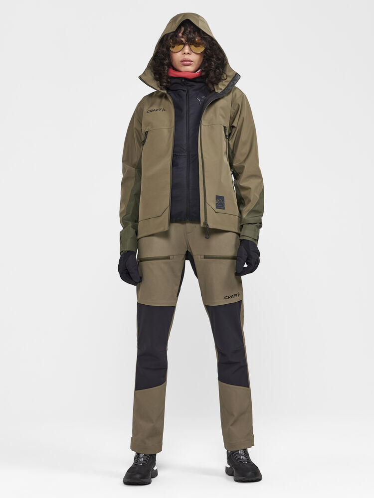 1913803-664000_PRO20Explore20Hiking20Pant20W_Closeup6