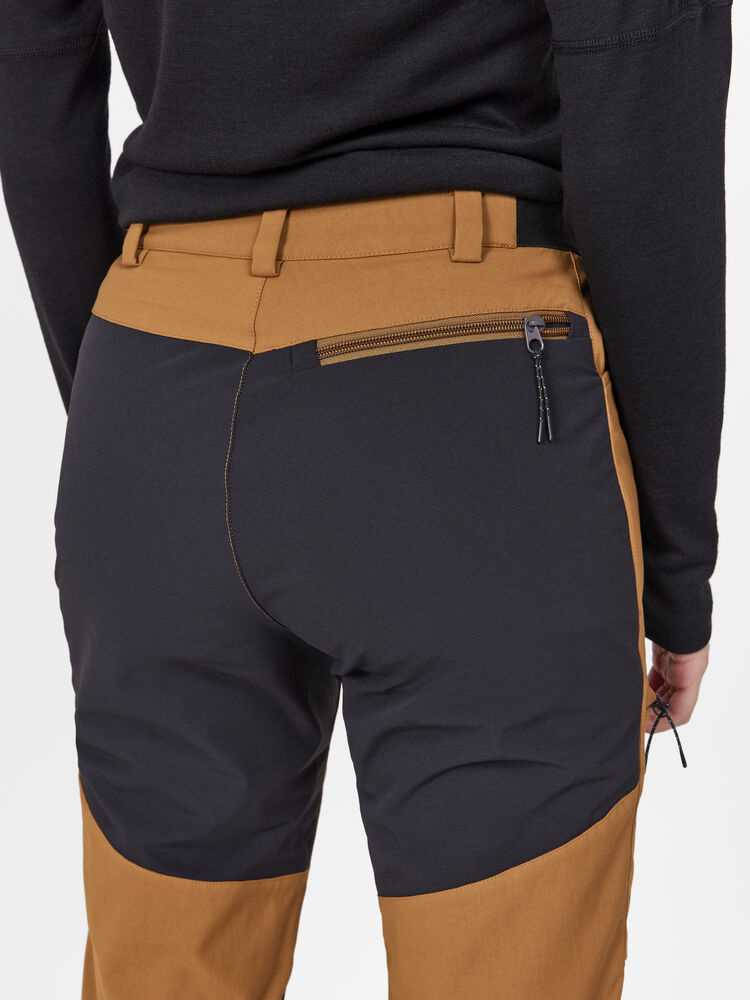 1913803-685100_PRO20Explore20Hiking20Pant20W_Closeup4