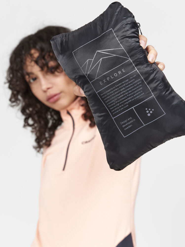 1913805-999000_ADV20Explore20Lightweight20Jacket20W_Closeup6