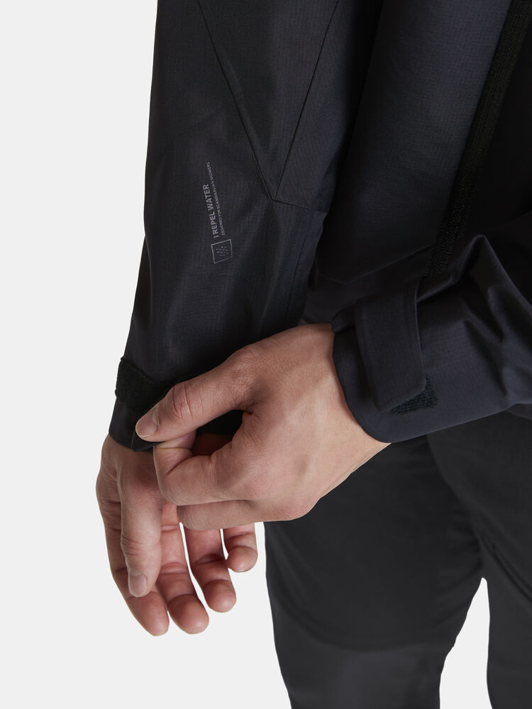 1913806-999000_ADV20Explore20Shell20Jacket20M_Closeup3