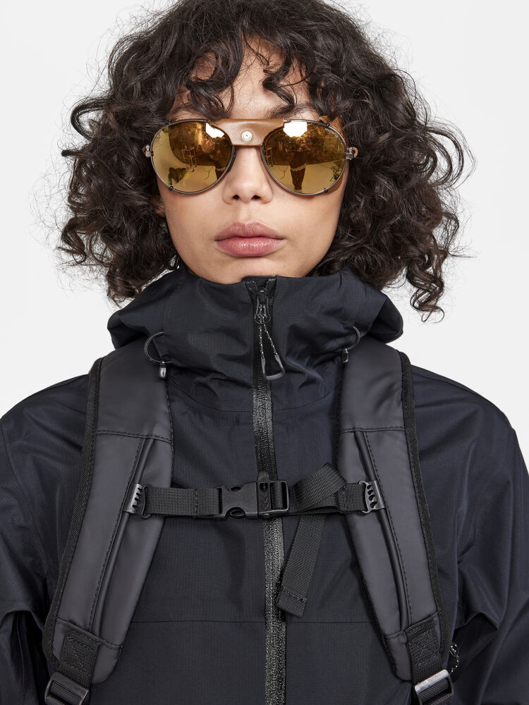 1913807-999000_ADV20Explore20Shell20Jacket20W_Closeup3