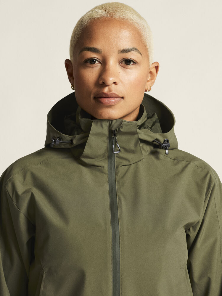 1913809-664000_CORE20Explore20Shell20Jacket20W_closeup5