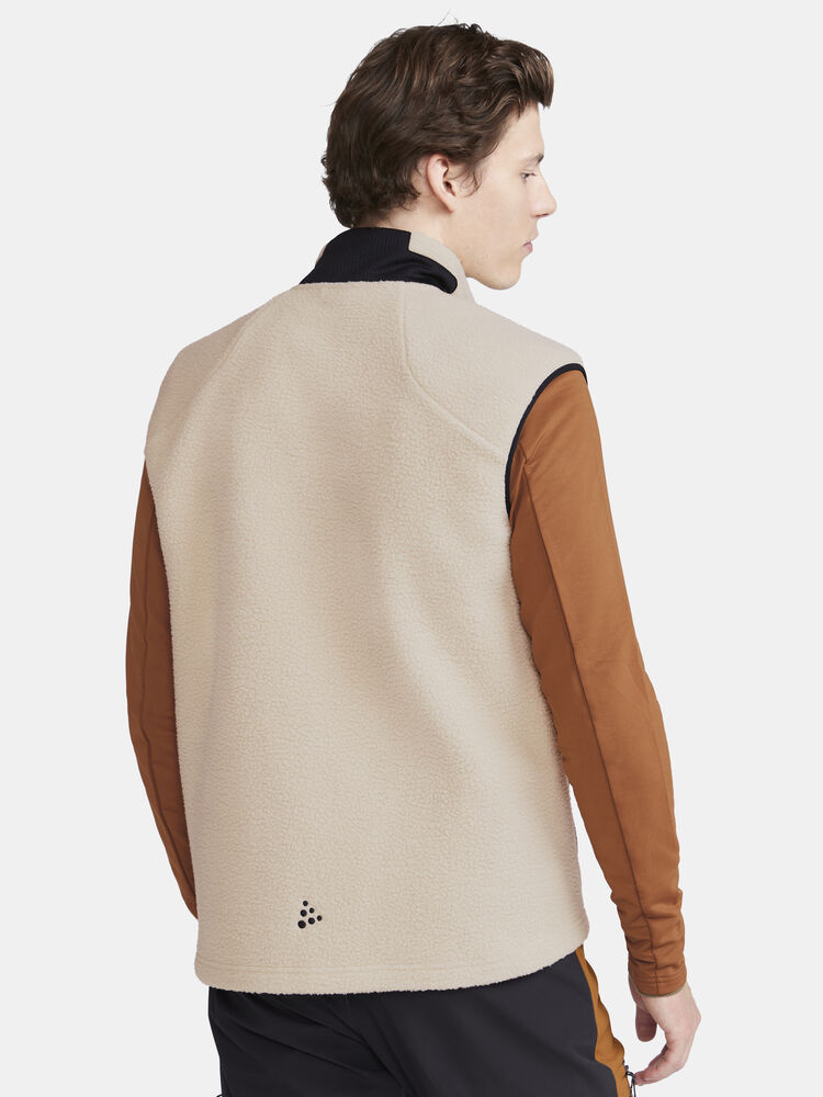 1913810-211999_ADV20Explore20Pile20Fleece20Vest20M_Closeup2