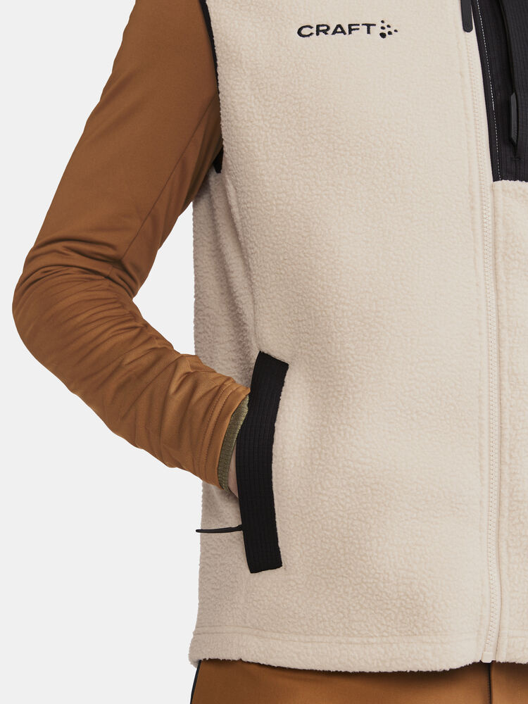 1913810-211999_ADV20Explore20Pile20Fleece20Vest20M_Closeup3