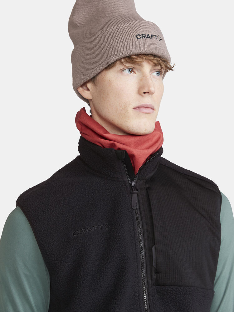 1913810-999000_ADV20Explore20Pile20Fleece20Vest20M_Closeup3