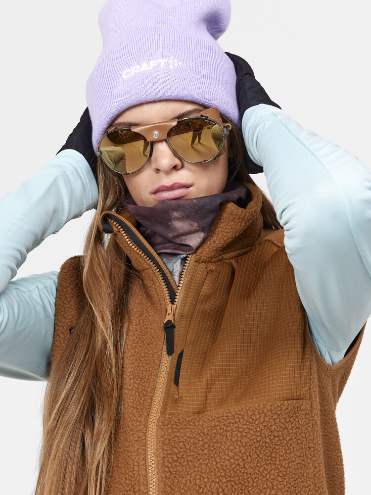 1913811-685100_ADV20Explore20Pile20Fleece20Vest20W_Closeup3