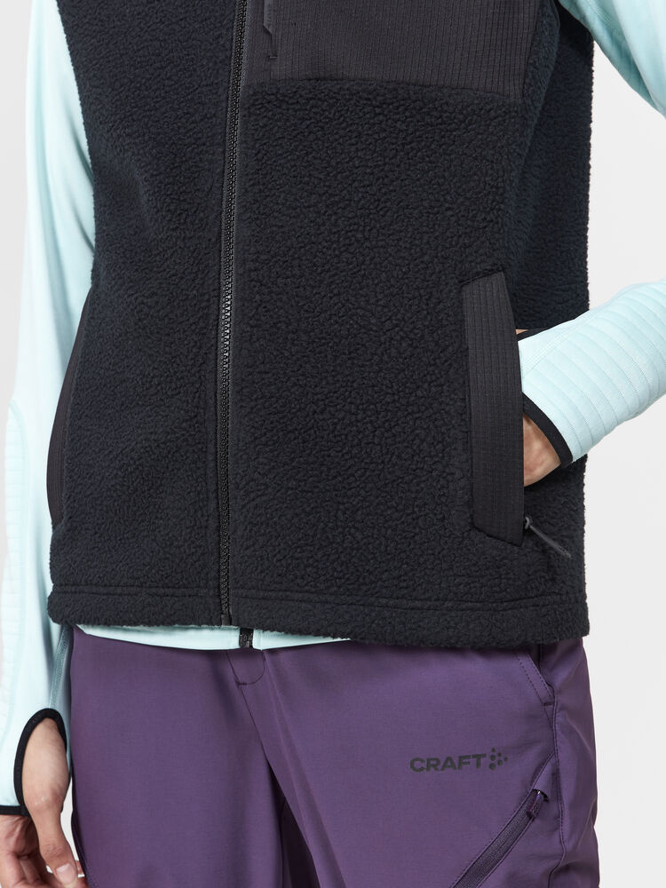 1913811-999000_ADV20Explore20Pile20Fleece20Vest20W_Closeup4