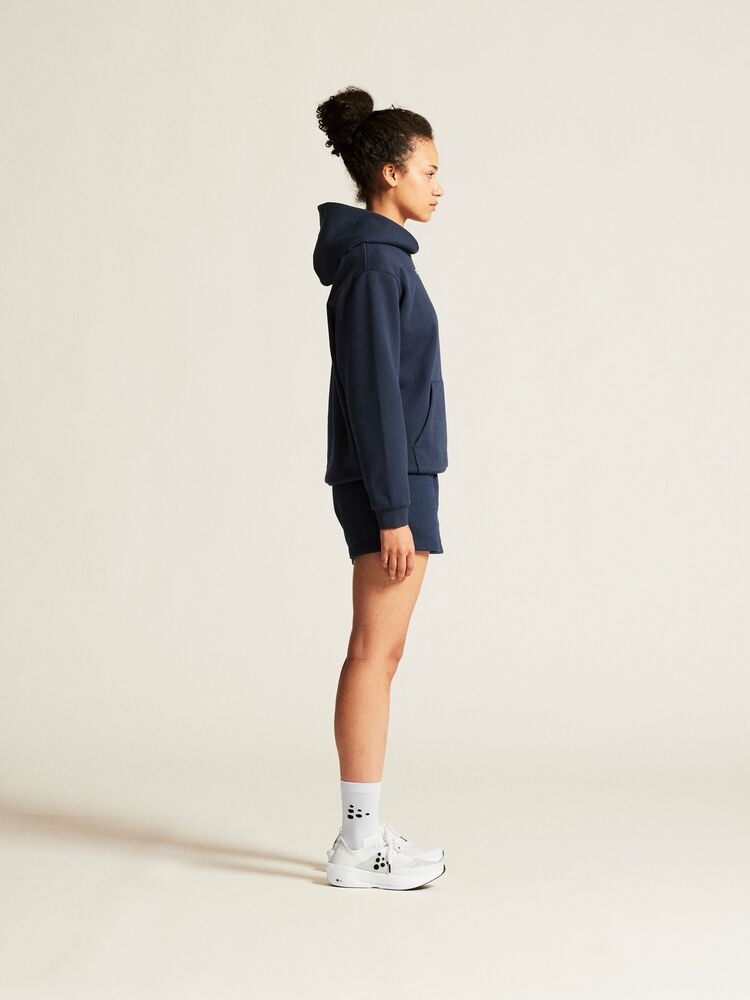 1915345-390000_Community20220Logo20Hoodie20W_closeup2