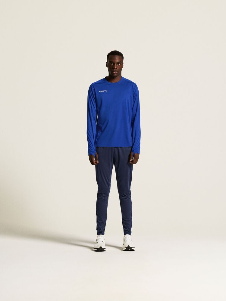 1915688-3460_Evolve20220Crewneck20M_closeup1