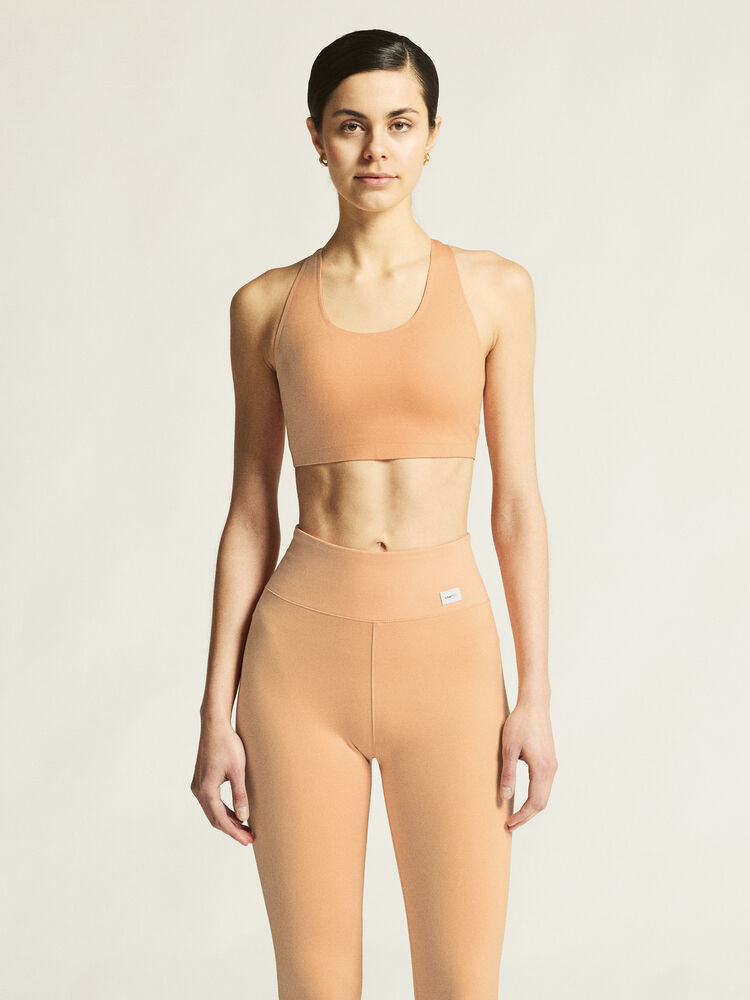 1916008-7540_Collective20Padded20Sports20bra20W_closeup4