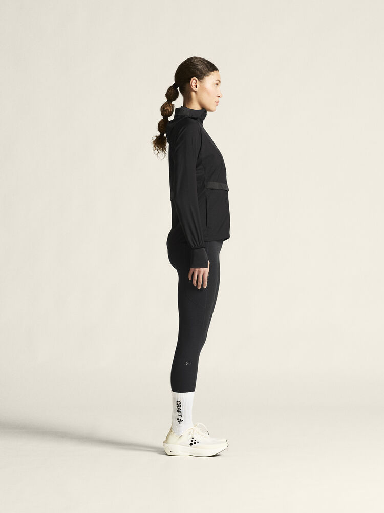 1906435-999000_Urban20Run20Hood20Jacket20W_closeup2