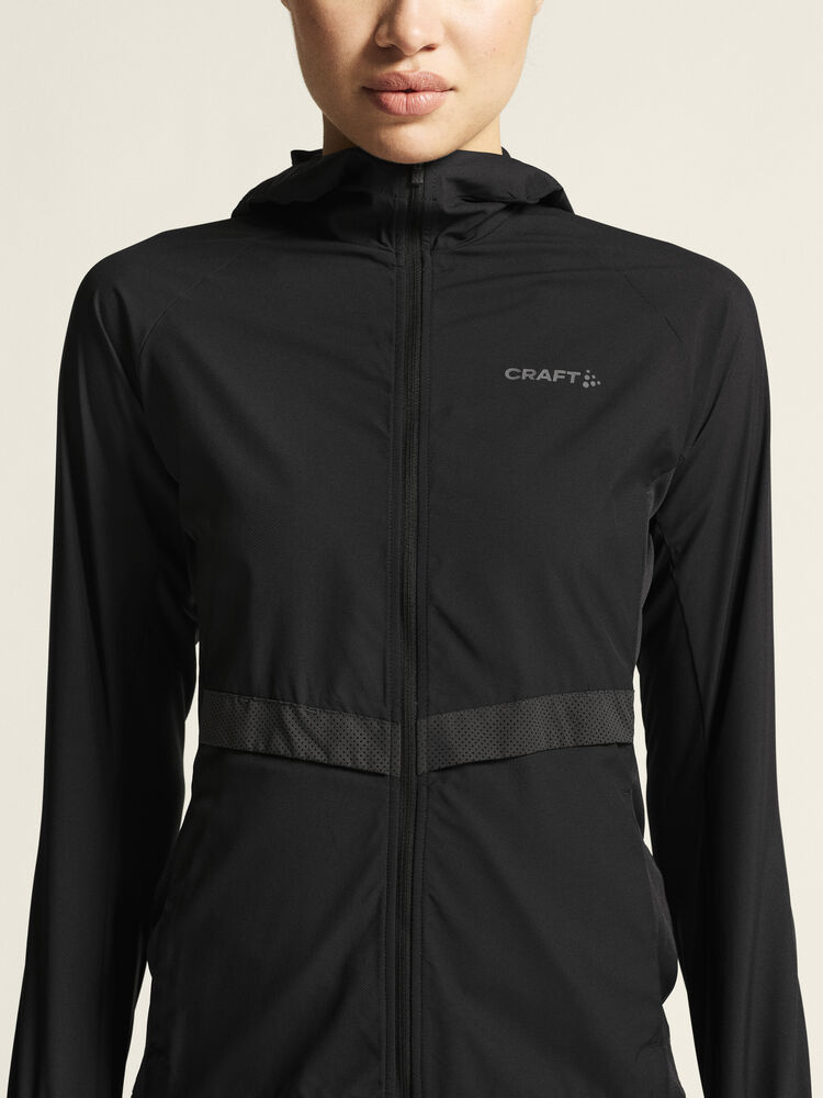1906435-999000_Urban20Run20Hood20Jacket20W_closeup5