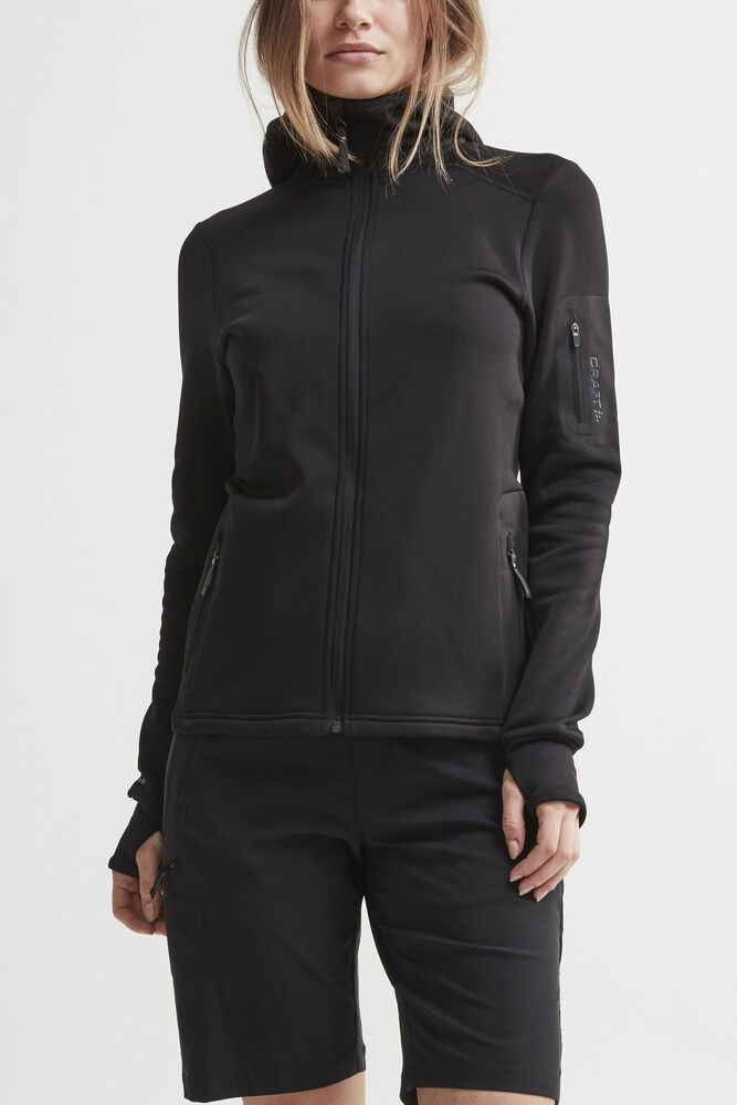 1906646-999000_Trict20Polartec20Hood_Closeup1