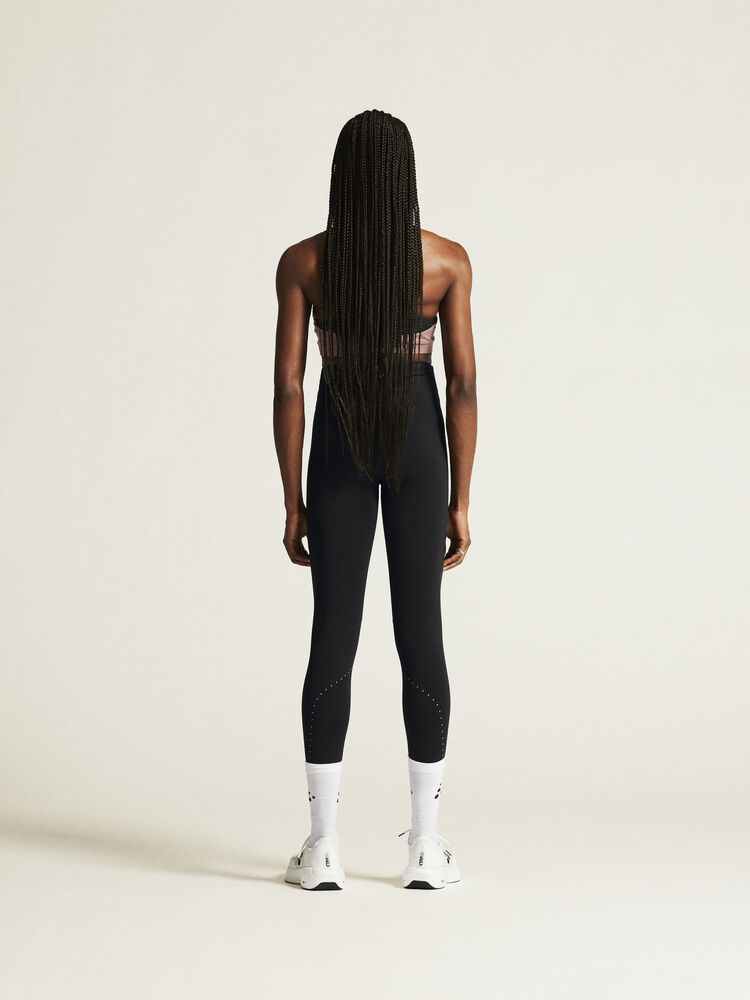 1907182-726499_CORE20Motion20Bra_closeup3