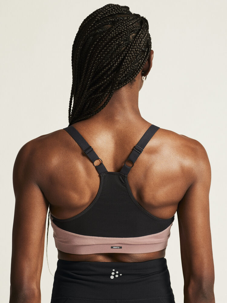 1907182-726499_CORE20Motion20Bra_closeup6