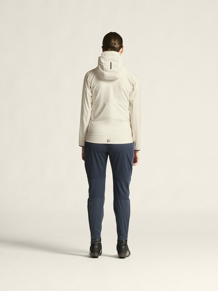 1907846-905000_ADV20Pursuit20Thermal20Jacket20W_closeup3