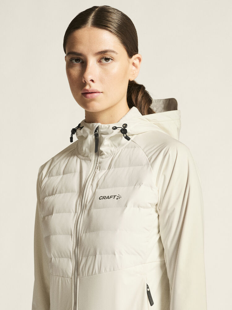 1907846-905000_ADV20Pursuit20Thermal20Jacket20W_closeup5