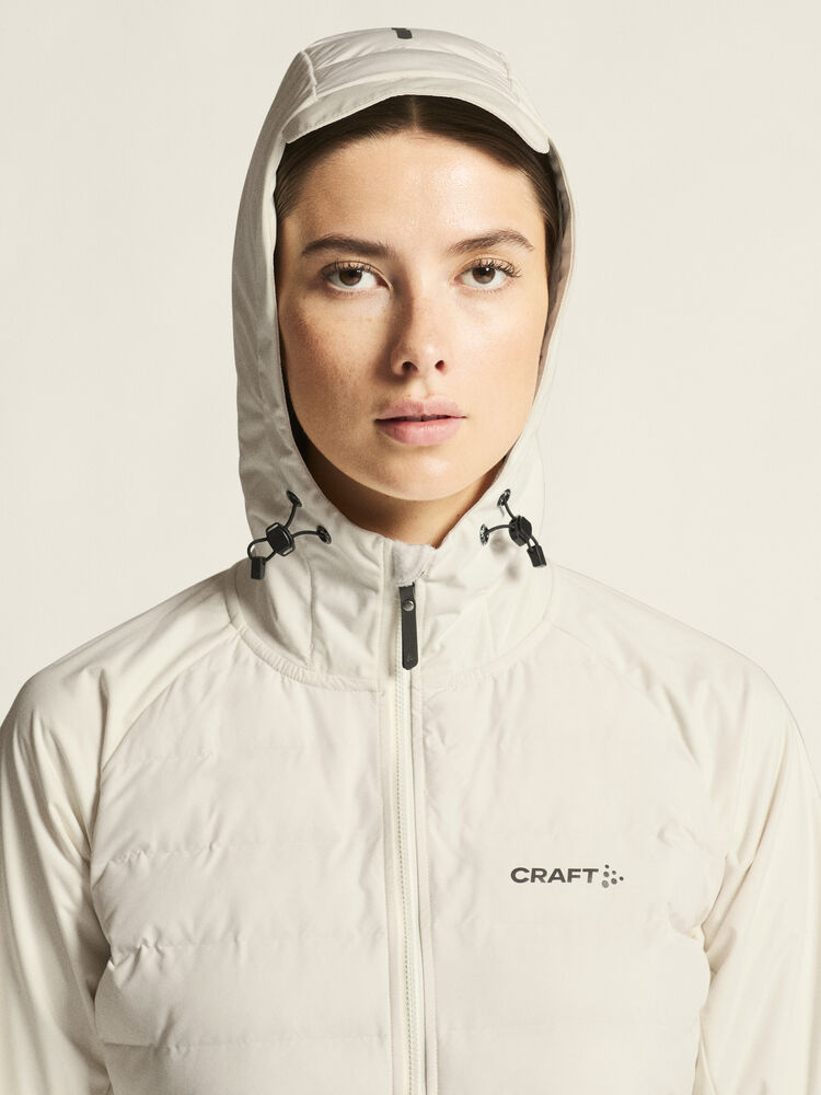 1907846-905000_ADV20Pursuit20Thermal20Jacket20W_closeup7
