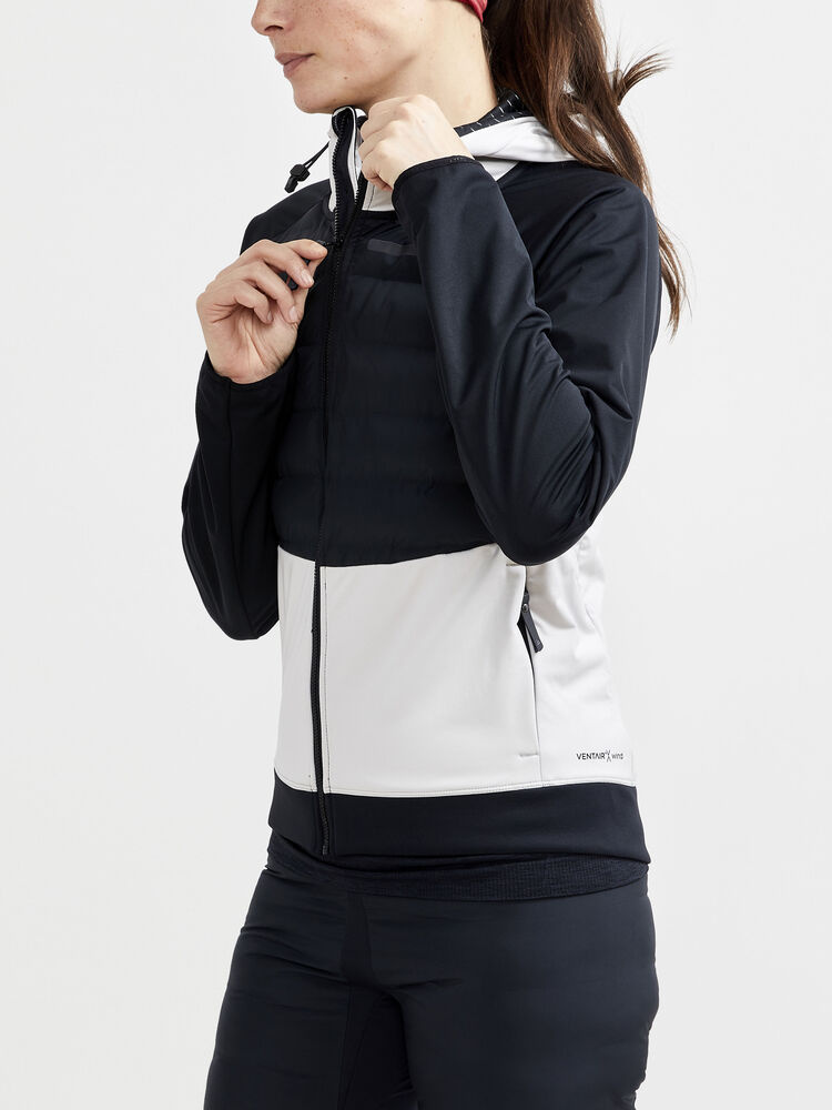 1907846-999914_Pursuit20Thermal20Jacket20W_Closeup1