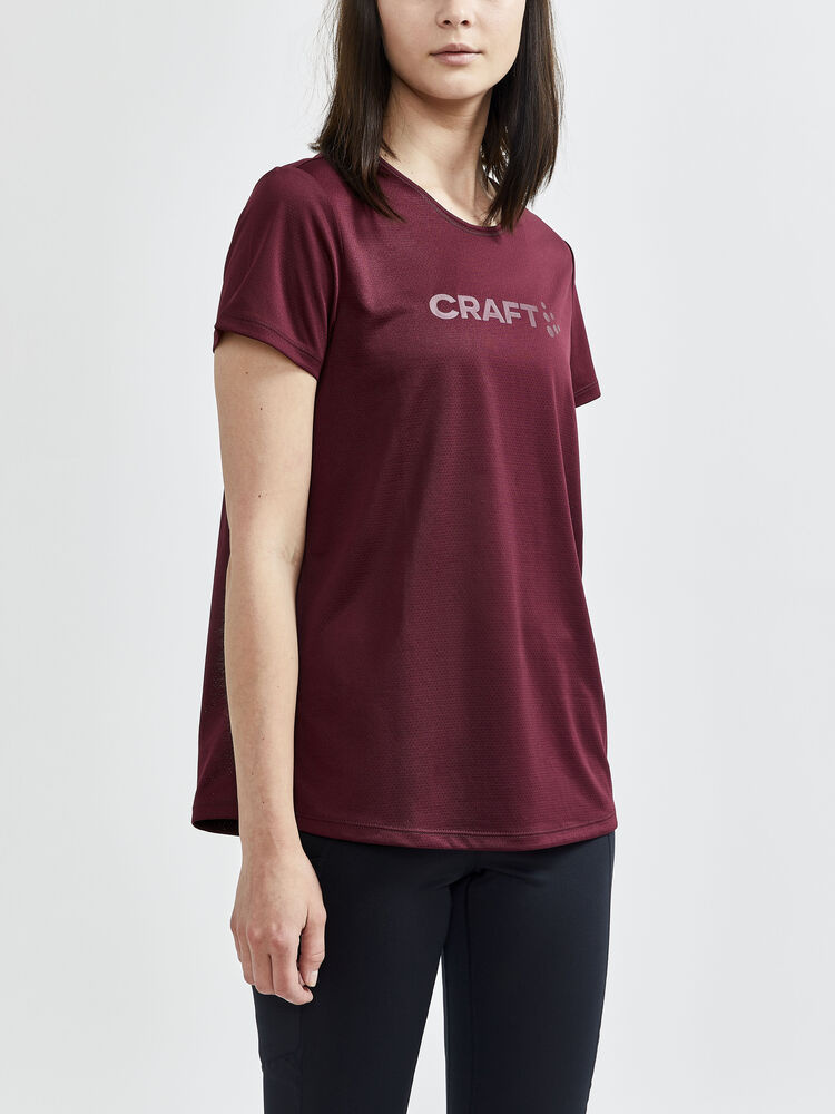 1908745-497000_Core20Essence20SS20Mesh20Tee_Closeup1