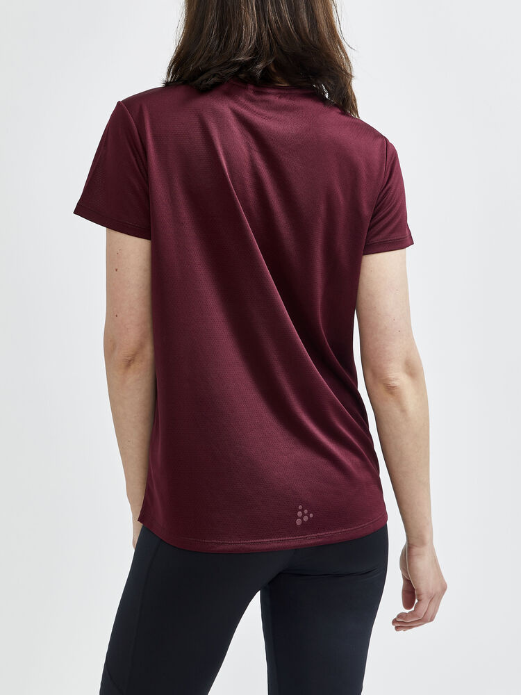 1908745-497000_Core20Essence20SS20Mesh20Tee_Closeup2