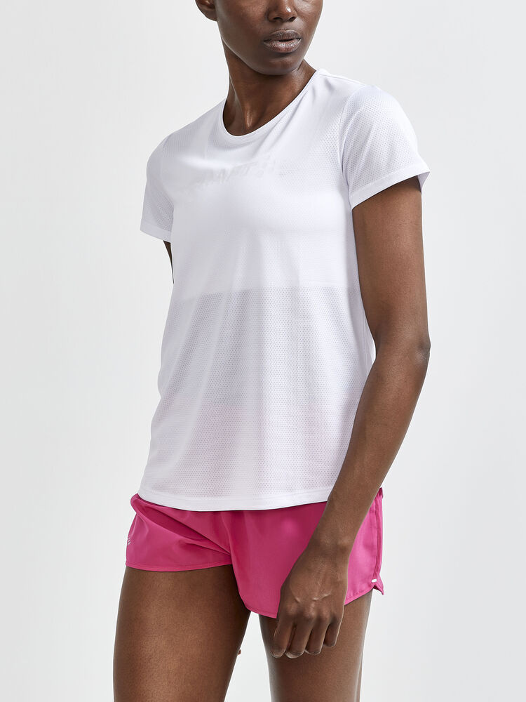 1908745-900000_Core20Essence20SS20Mesh20Tee_Closeup1