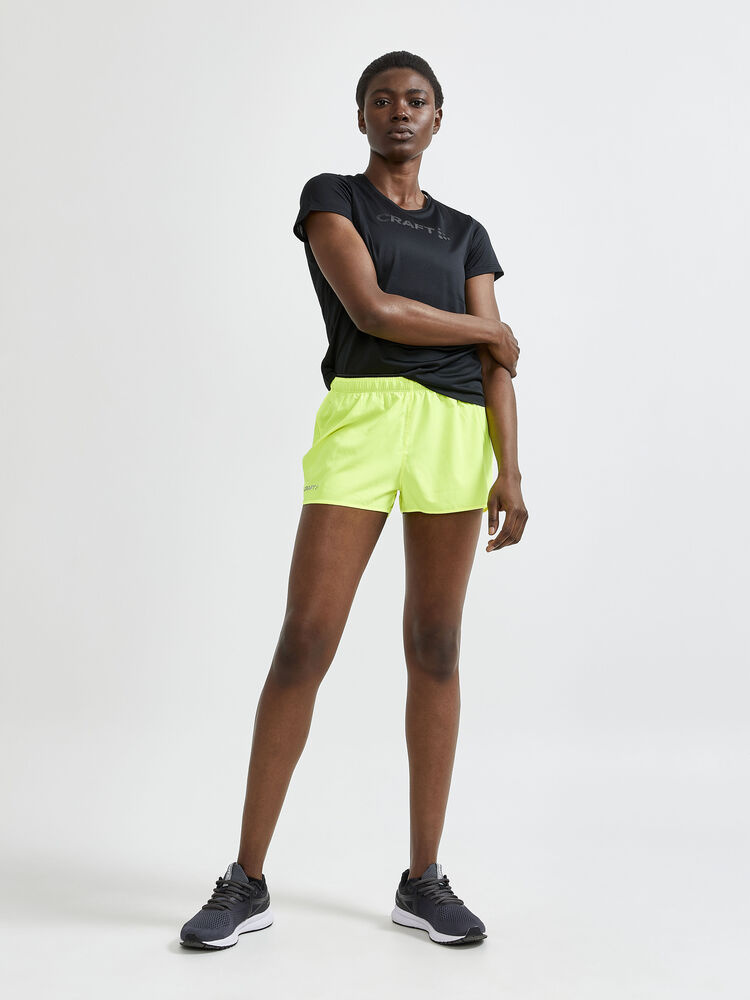 1908745-999000_Core20Essence20SS20Mesh20Tee_Closeup4