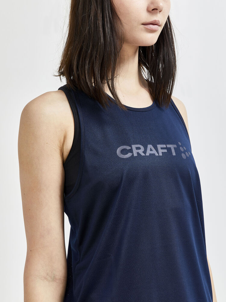 1908747-396000_Core20Essence20Mesh20Singlet_Closeup3