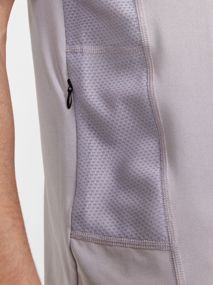 1908752-954000_ADV20Essence20SL20Tee20M_Closeup3