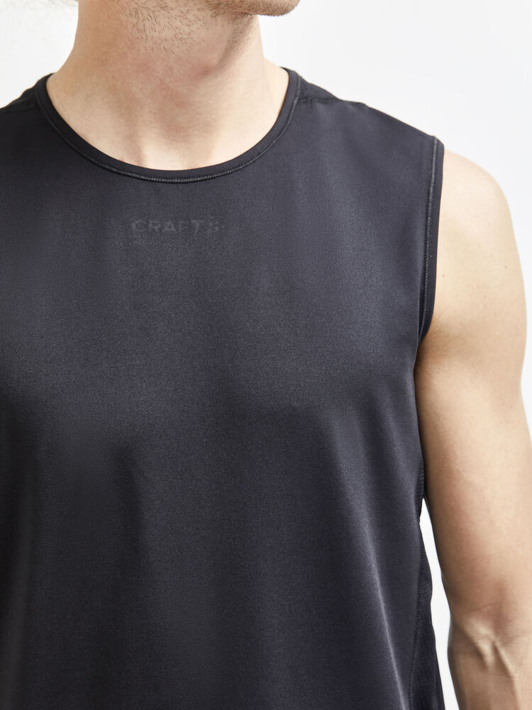 1908752-999000_ADV20Essence20SL20Tee_Closeup4