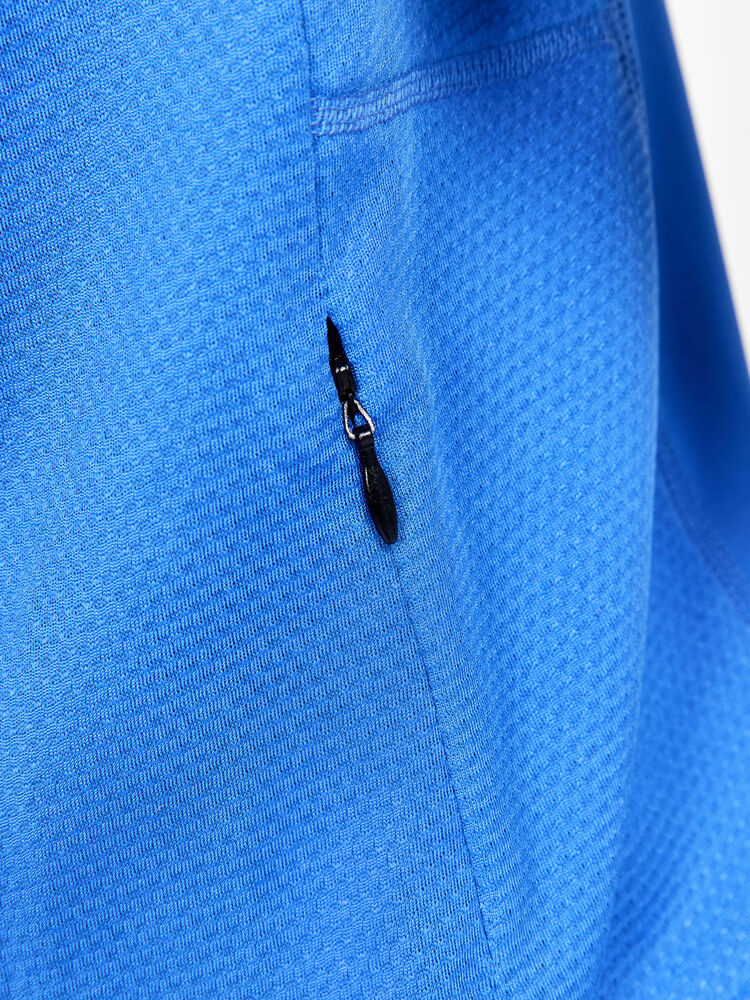 1908754-340000_ADV20Essence20LS20Tee20M_Closeup4