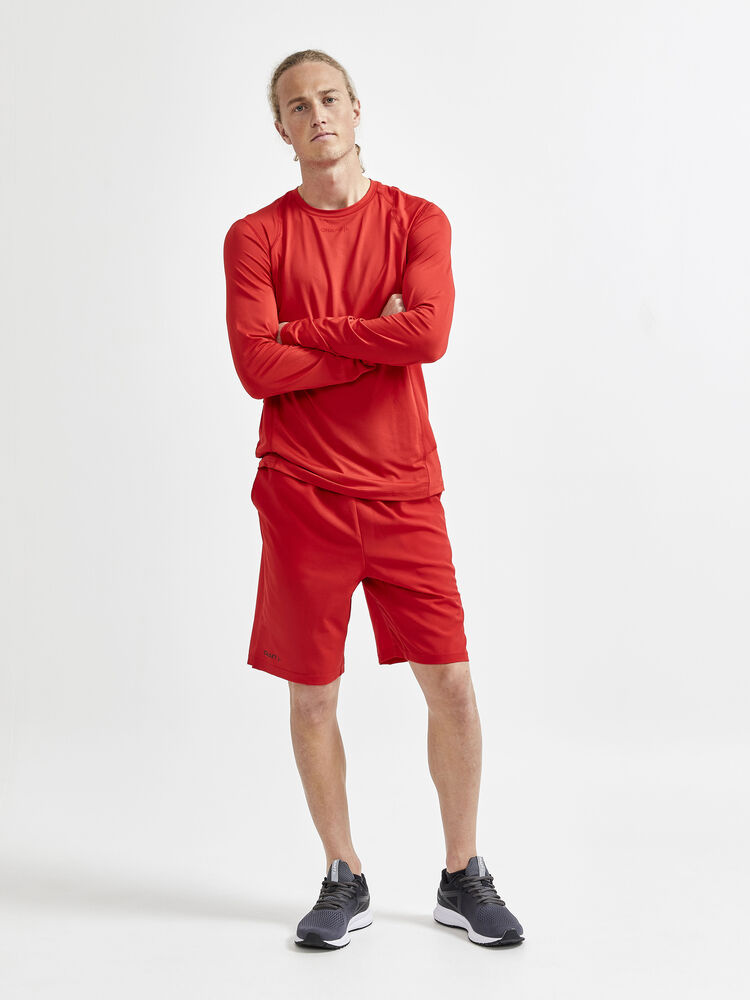 1908754-430000_ADV20Essence20LS20Tee_Closeup5