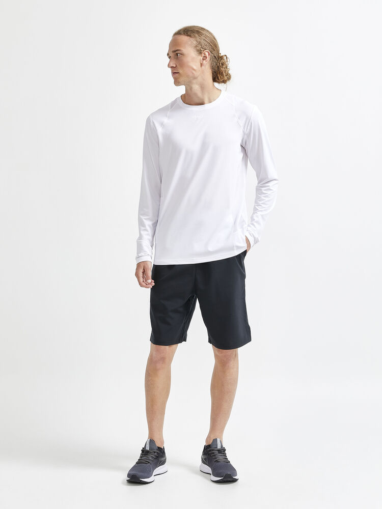 1908754-900000_ADV20Essence20LS20Tee_Closeup5