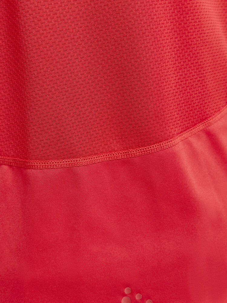 1908755-430000_ADV20Essence20Singlet_Closeup4