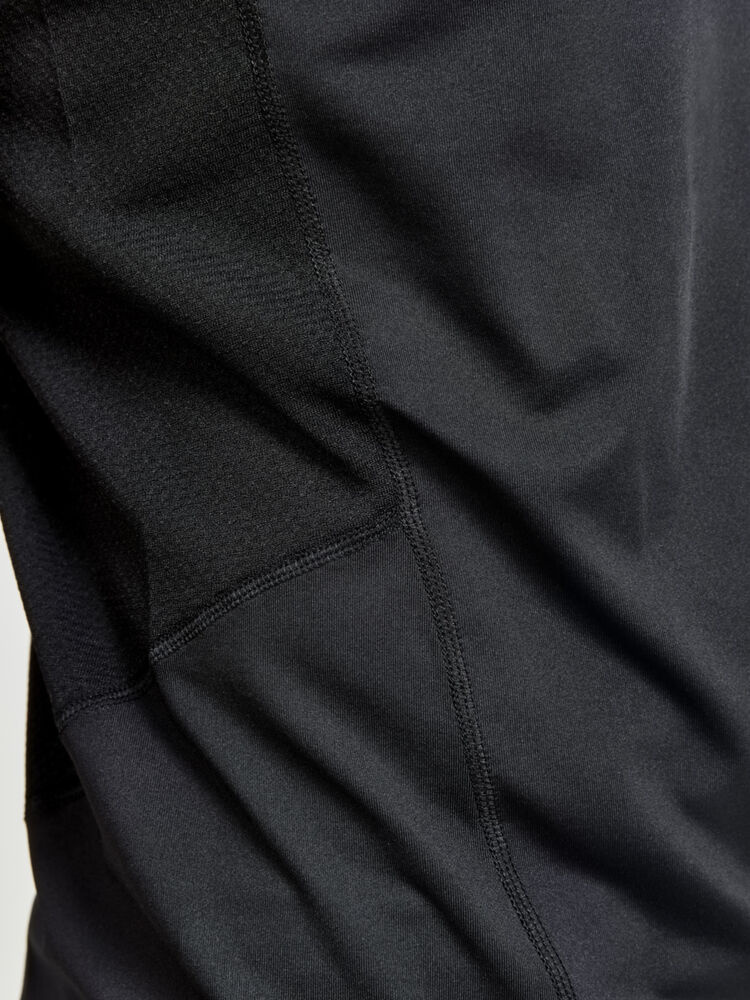 1908755-999000_ADV20Essence20Singlet_Closeup3