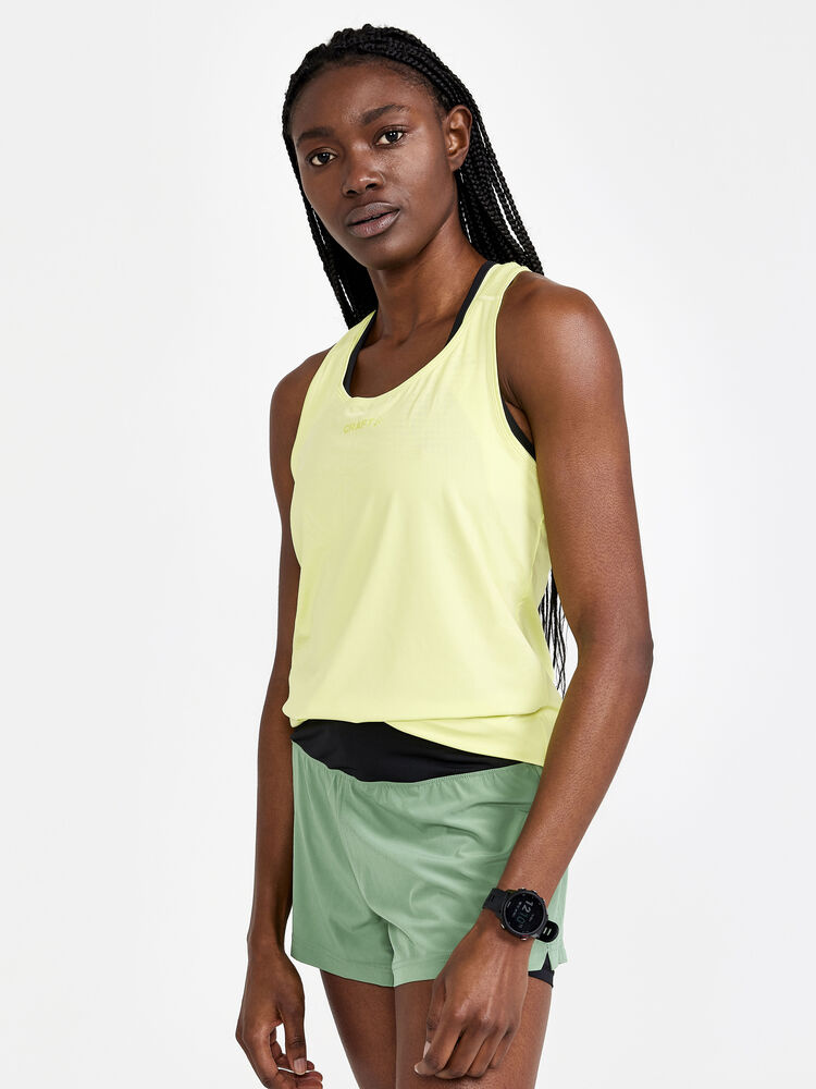 1908770-541000_ADV20Essence20Singlet20W_Closeup1