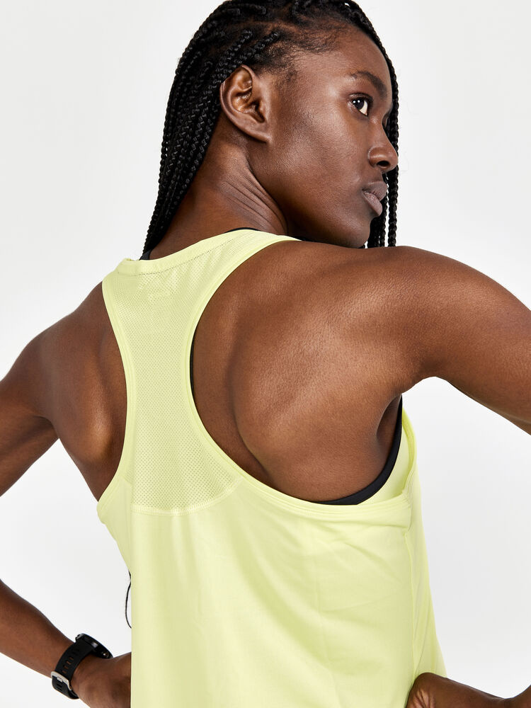 1908770-541000_ADV20Essence20Singlet20W_Closeup4
